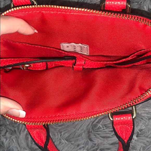 Red Purse - Picture 4 of 4